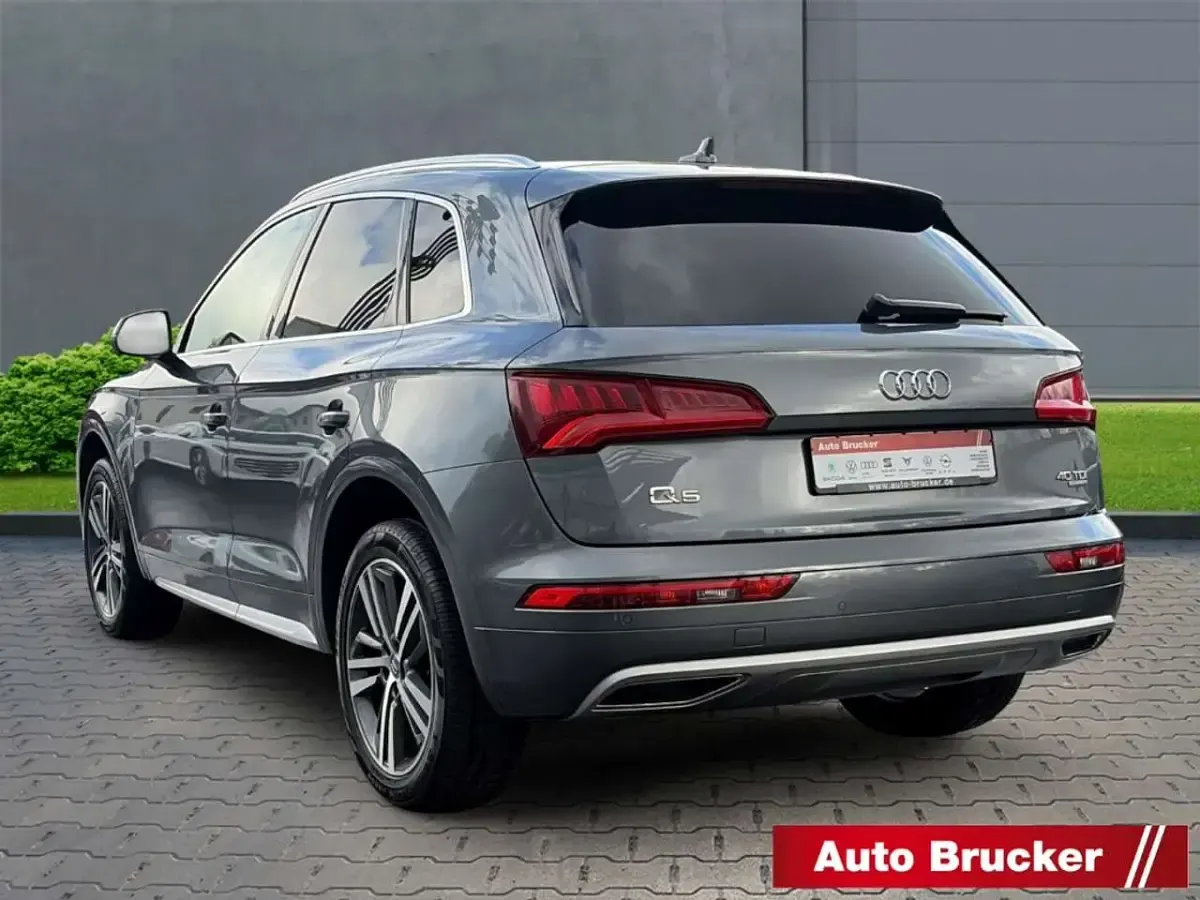 Gebraucht Audi Q5 Sport 190 PS (139 kW) 2019 Grau SUV