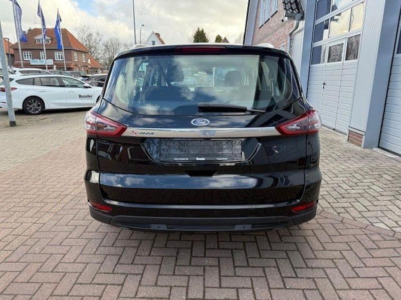 Gebraucht Ford S-MAX Titanium 150 PS (110 kW) 2017 Iridiumschwarz metallic Van / Kleinbus