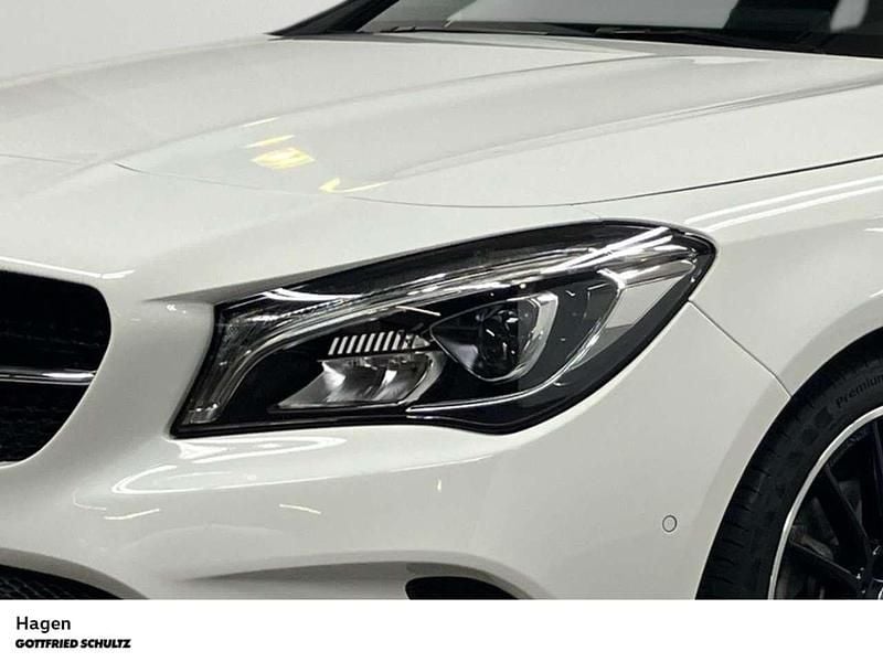 Gebraucht Mercedes CLA180 Urban 122 PS (89 kW) 2018 Polarweiss  unilack Limousine