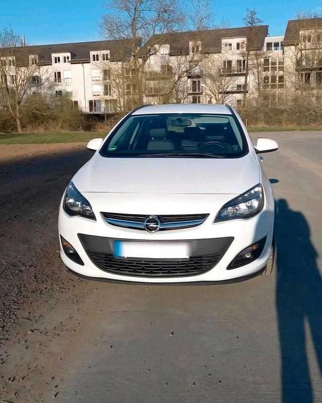 Gebraucht Opel Astra 110 PS (80 kW) 2014 Weiß Kombi
