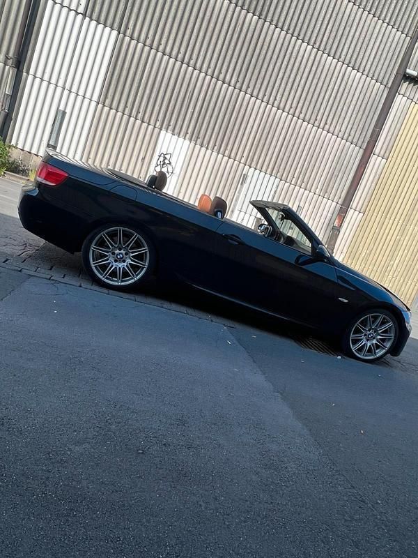 Schwarz Gebraucht 2008 BMW 330 Cabriolet M Sport Cabrio | 11.500 € (Guter Preis) - Bild 1/4
