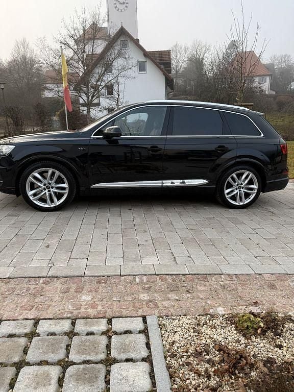 Gebraucht Audi SQ7 Ambiente 435 PS (319 kW) 2016 Schwarz SUV