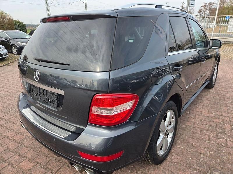 Gebraucht Mercedes ML350 272 PS (200 kW) 2010 Grau SUV
