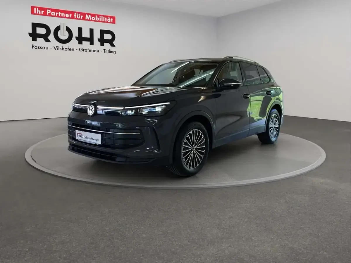 Gebraucht VW Tiguan Edition 150 PS (110 kW) 2026 Delfingrau metallic SUV
