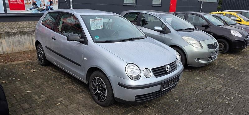 Silber Gebraucht 2003 VW Polo Kleinwagen | 999 € (Guter Preis) - Bild 1/4