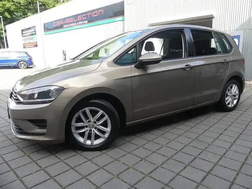 Gebraucht VW Golf VII 110 PS (80 kW) 2015 Gold Limousine