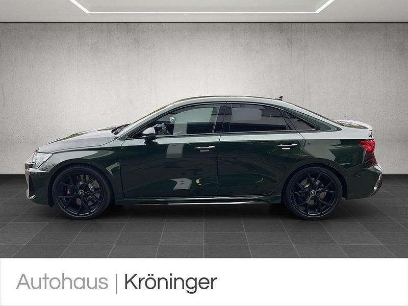 Neu Audi RS3 Sport 400 PS (294 kW) 2025 Grün Limousine