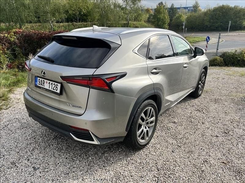 Grau Gebraucht 2018 Lexus NX300 SUV | 27.522 € - Bild 1/4