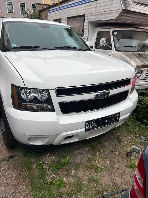 Weiß Gebraucht 2011 Chevrolet Tahoe SUV | 8.900 € - Bild 1/4