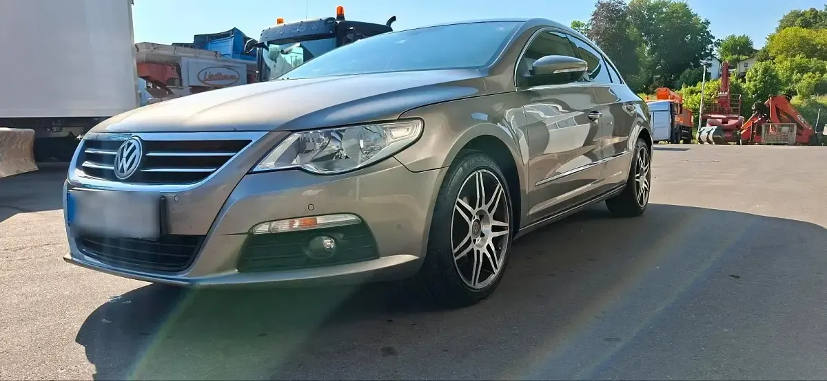 Gebraucht VW Passat 140 PS (102 kW) 2011 Braun Coupé
