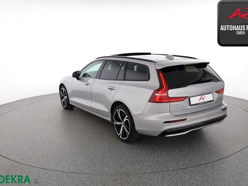 Gebraucht Volvo V60 Plus 197 PS (144 kW) 2024 Silber Kombi