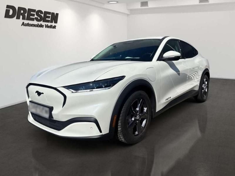 Weiss Gebraucht 2022 Ford Mustang Mach-E Standard Range SUV | 28.490 € (Superpreis) - Bild 1/4