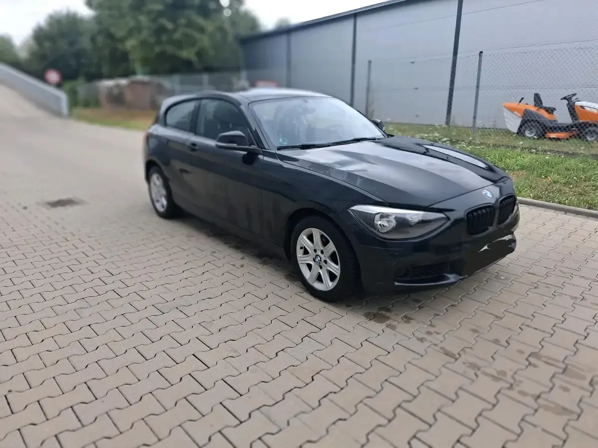 Gebraucht BMW 114 102 PS (75 kW) 2012 Schwarz Kleinwagen