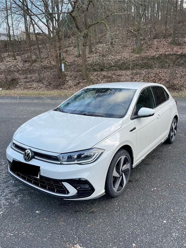 Grau Gebraucht 2022 VW Polo R-line Kleinwagen | 16.490 € (Guter Preis) - Bild 1/4
