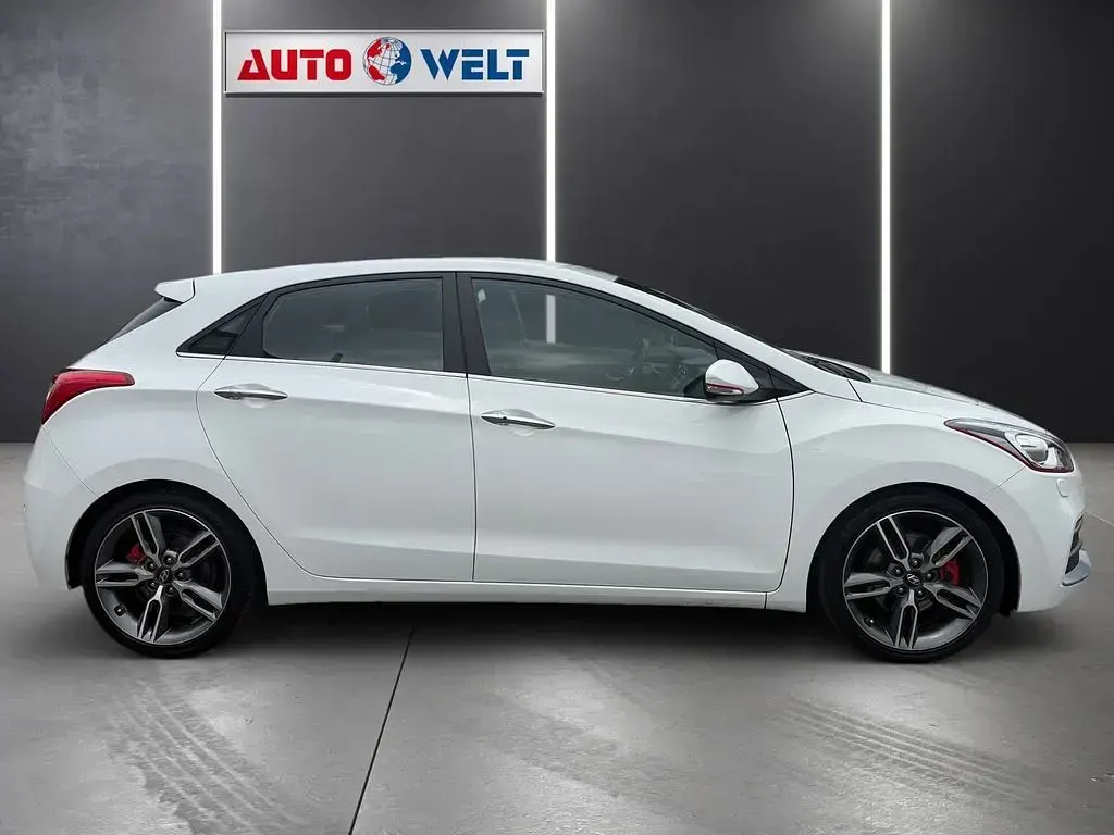 Gebraucht Hyundai i30 Turbo 186 PS (136 kW) 2016 Weiß Limousine