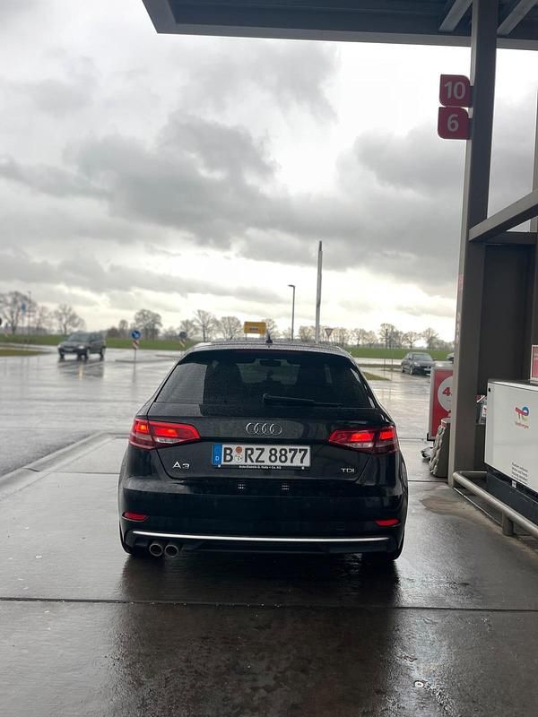 Schwarz Gebraucht 2016 Audi A3 Sportback Kleinwagen | 13.999 € (Fairer Preis) - Bild 1/4
