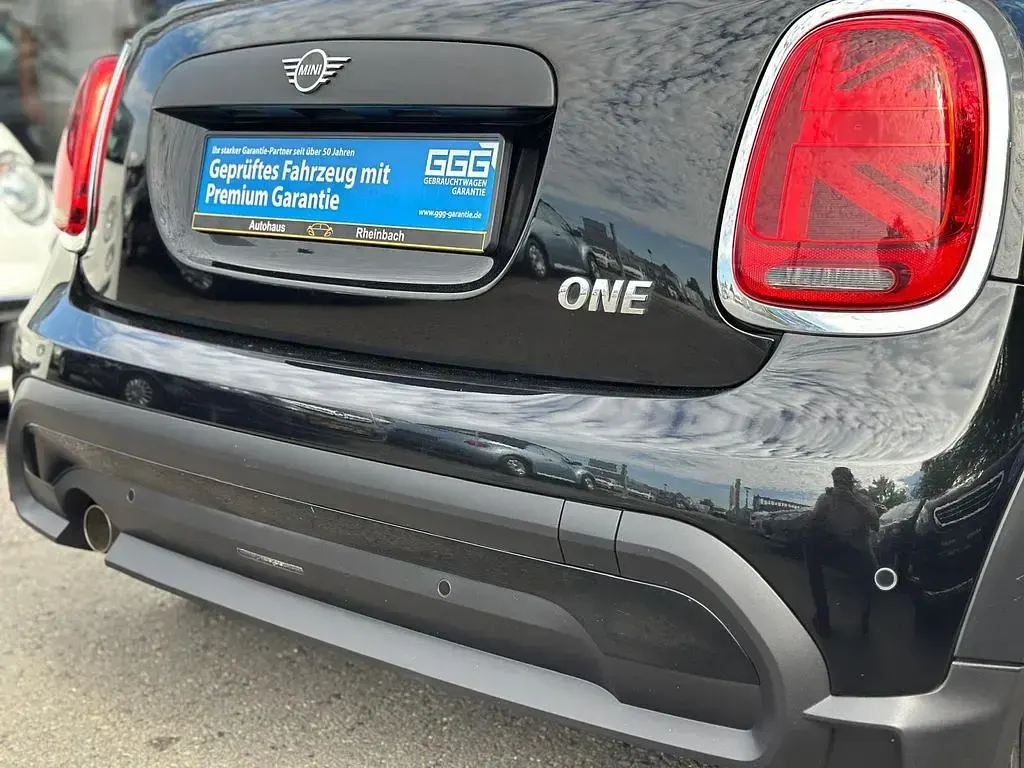 Gebraucht Mini ONE Essential 102 PS (75 kW) 2022 Schwarz Kleinwagen