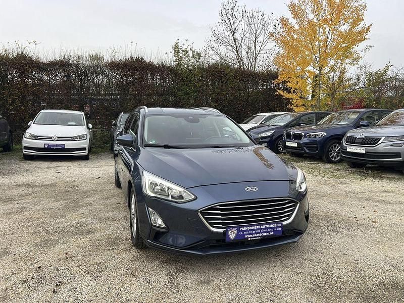 Blau Gebraucht 2019 Ford Focus Titanium Limousine | 11.979 € (Fairer Preis) - Bild 1/4