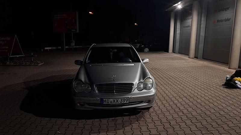Gebraucht Mercedes C200 116 PS (85 kW) 2003 Silber Limousine
