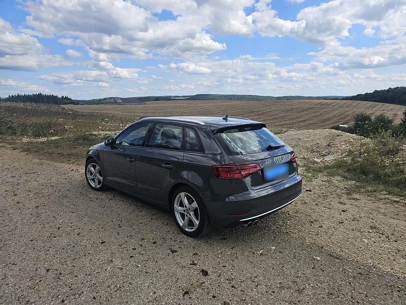 Używany Audi A3 Design 150 KM (110 kW) 2017 Szary Sedan/Limuzyna