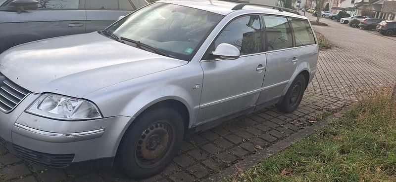 Gebraucht VW Passat Basis 101 PS (74 kW) 2004 Grau Limousine