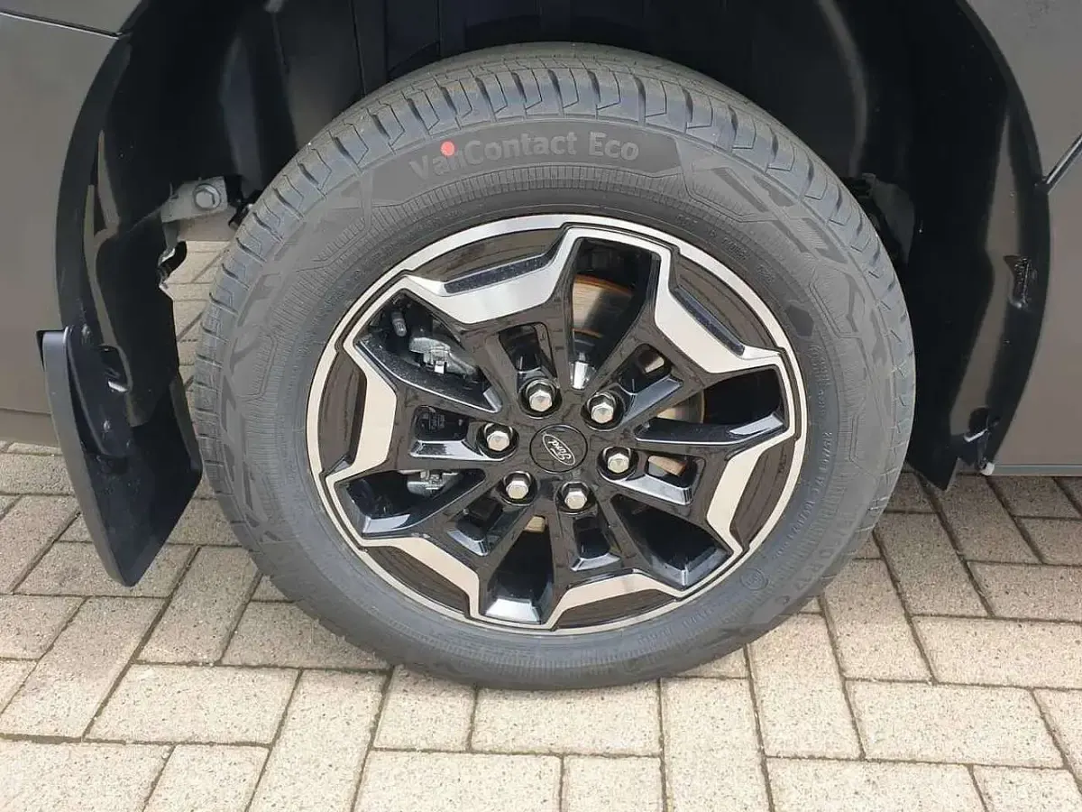 Neu Ford Tourneo Active 170 PS (125 kW) 2026 Grey matter Van / Kleinbus
