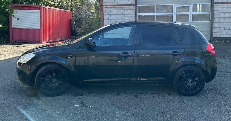 Gebraucht Kia Ceed EX 122 PS (89 kW) 2007 Schwarz Kleinwagen