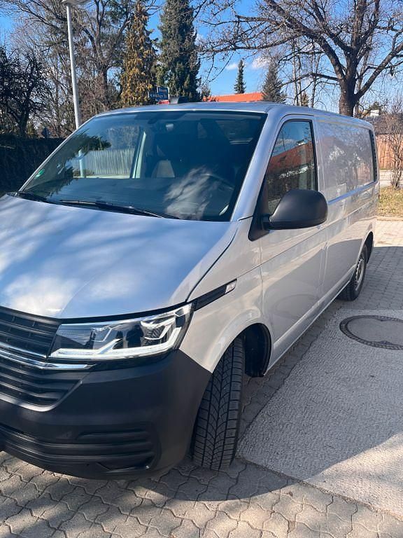Gebraucht VW Transporter 150 PS (110 kW) 2021 Silber Van