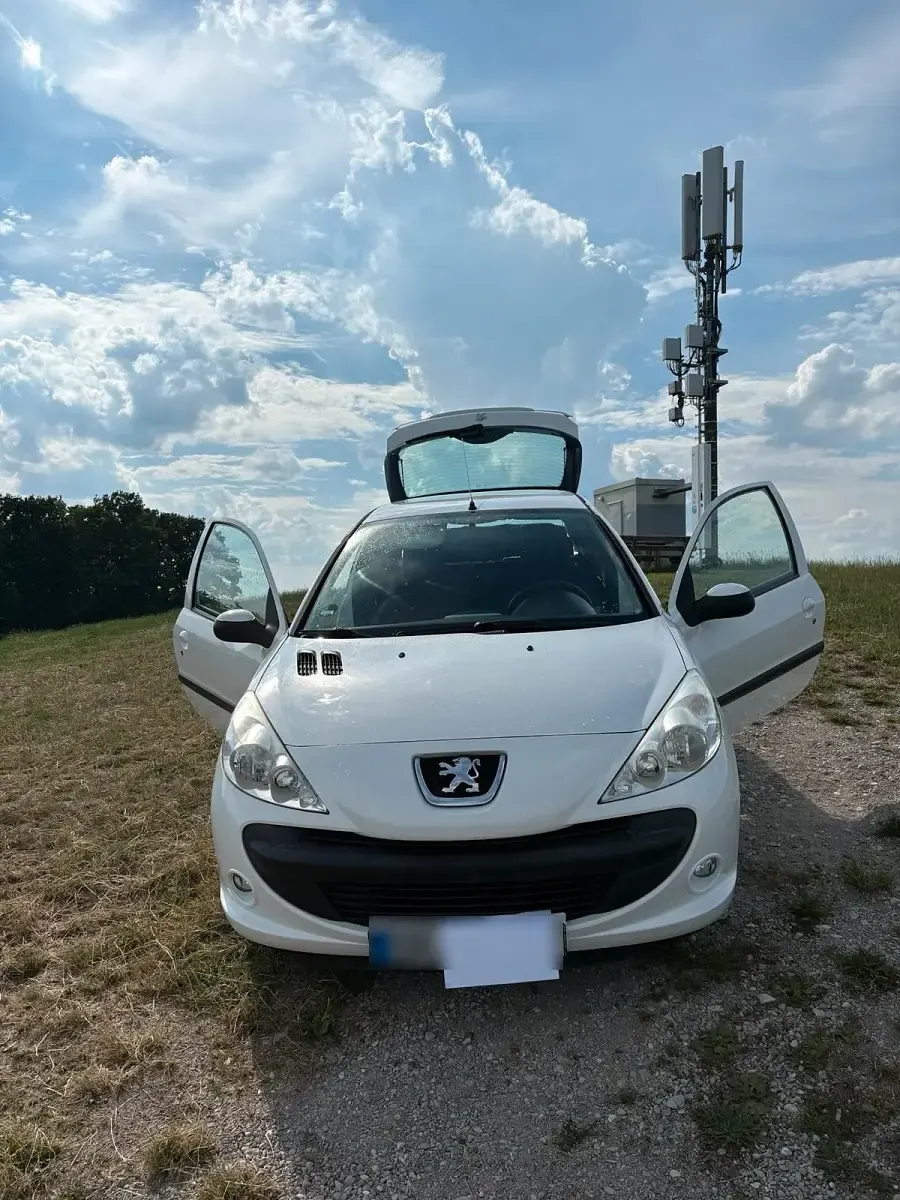 Gebraucht Peugeot 206 75 PS (55 kW) 2009 Weiß Kleinwagen