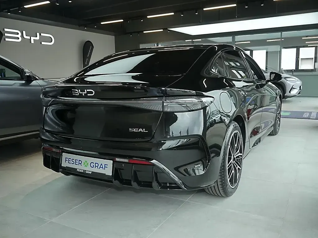 Neu BYD Seal Design 230 kW (313 PS) 2026 Schwarz Limousine