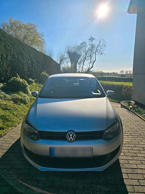 Second-hand VW Polo 60 CP (44 kW) 2010 Argintiu Hatchback