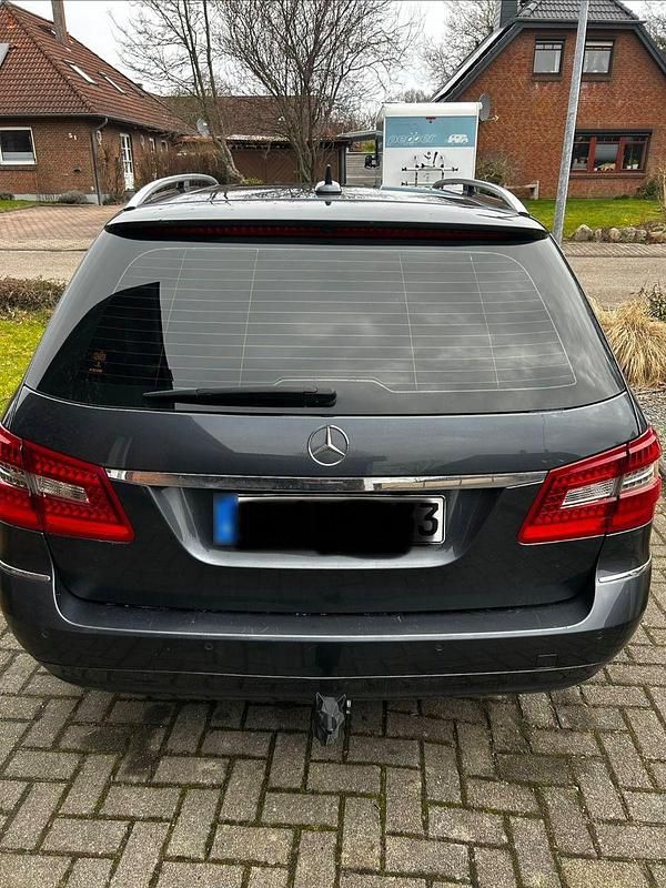 Gebraucht Mercedes E220 Avantgarde 170 PS (125 kW) 2010 Grau Kombi