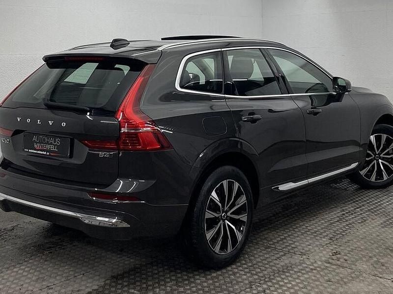 Gebraucht Volvo XC60 Plus 271 PS (199 kW) 2023 Platinum grey (metallic) SUV