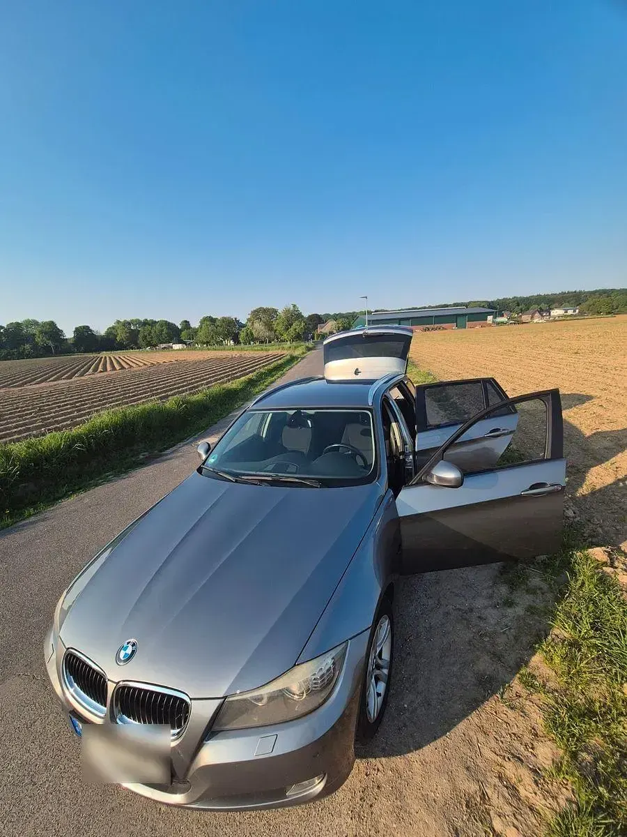 Gebraucht BMW 320 184 PS (135 kW) 2010 Grau Kombi