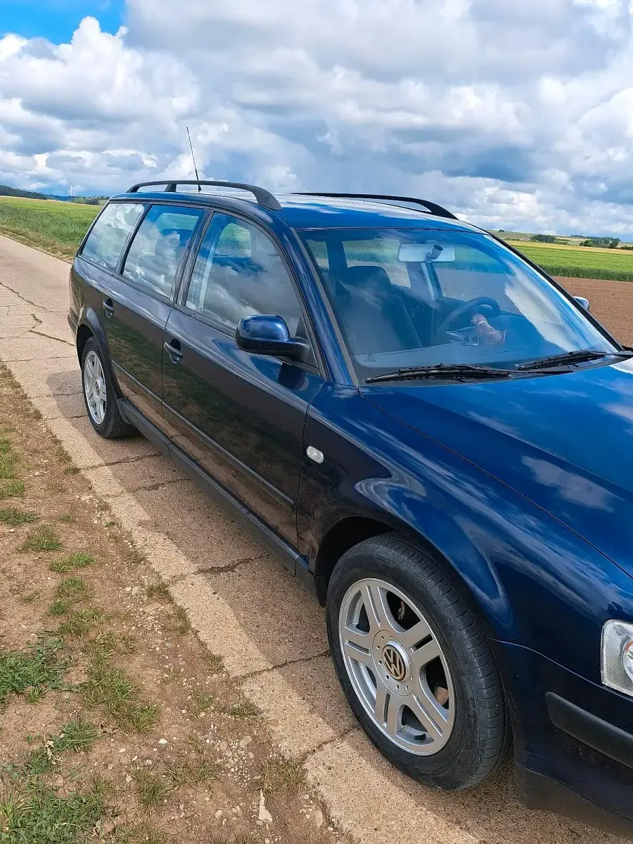 Gebraucht VW Passat 110 PS (80 kW) 2000 Blau Kombi