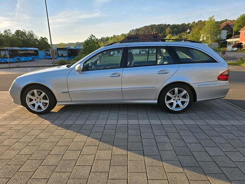 Gebraucht Mercedes E320 Elegance 224 PS (164 kW) 2009 Silber Kombi