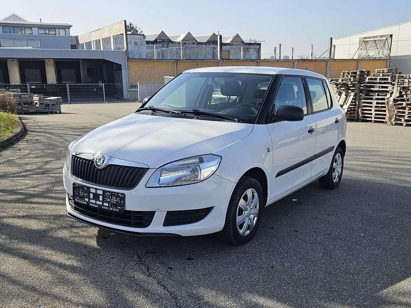 Gebraucht Skoda Fabia Cool Edition 69 PS (50 kW) 2012 Candyweiss Kleinwagen