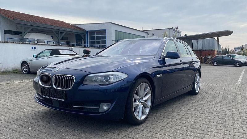 Gebraucht BMW 535 Sport Line 313 PS (230 kW) 2013 Blau Kombi