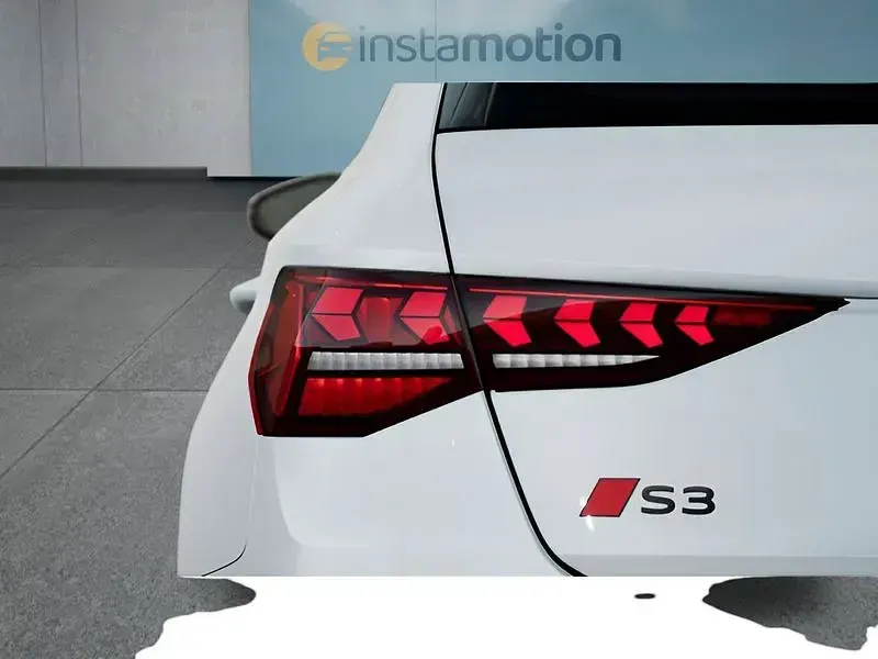 Gebraucht Audi S3 Sportback 333 PS (244 kW) 2025 Weiß Kleinwagen