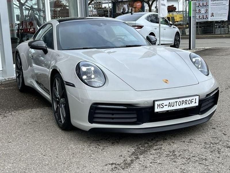 Second-hand Porsche 992 385 CP (283 kW) 2023 Kreide Coupe
