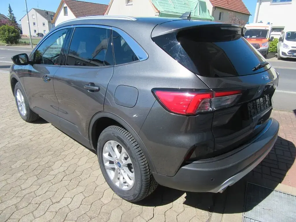 Używany Ford Kuga Titanium 152 KM (111 kW) 2022 Szary SUV
