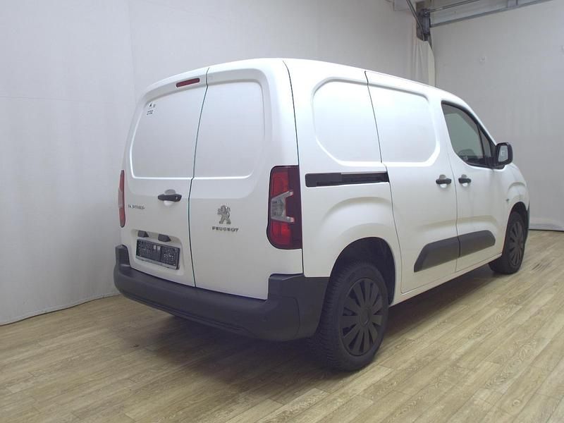 Gebraucht Peugeot Partner 102 PS (75 kW) 2020 Weiß Van / Kleinbus