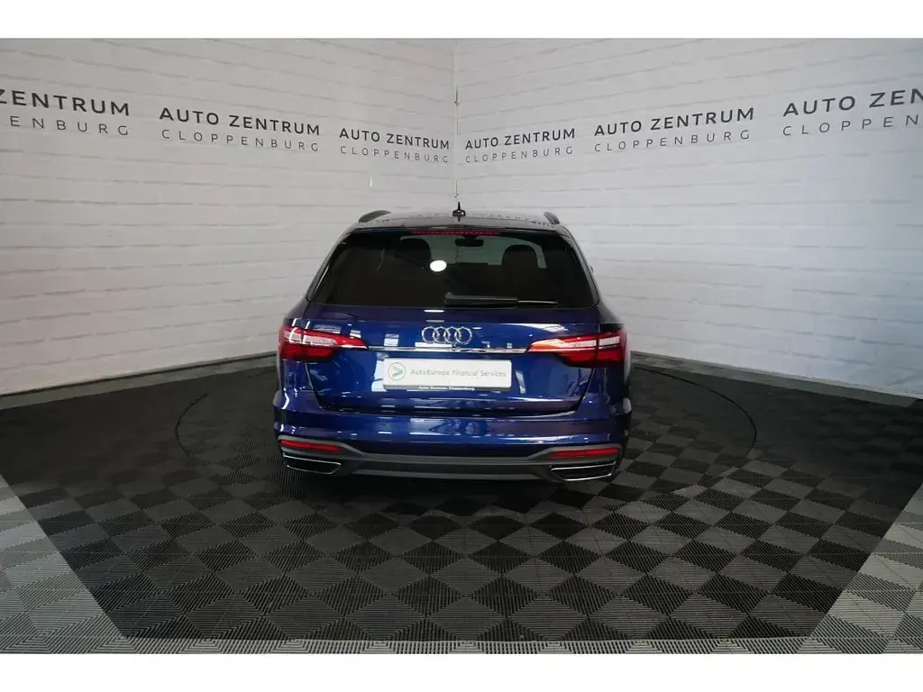 Gebraucht Audi A4 Basis 163 PS (119 kW) 2023 Blau Limousine