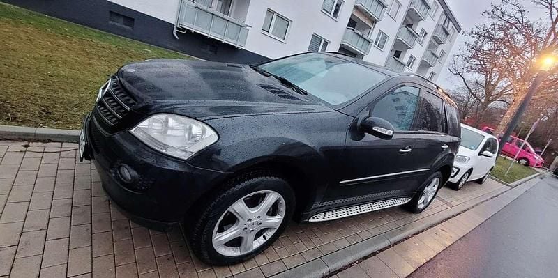 Gebraucht Mercedes ML280 190 PS (139 kW) 2008 Schwarz SUV