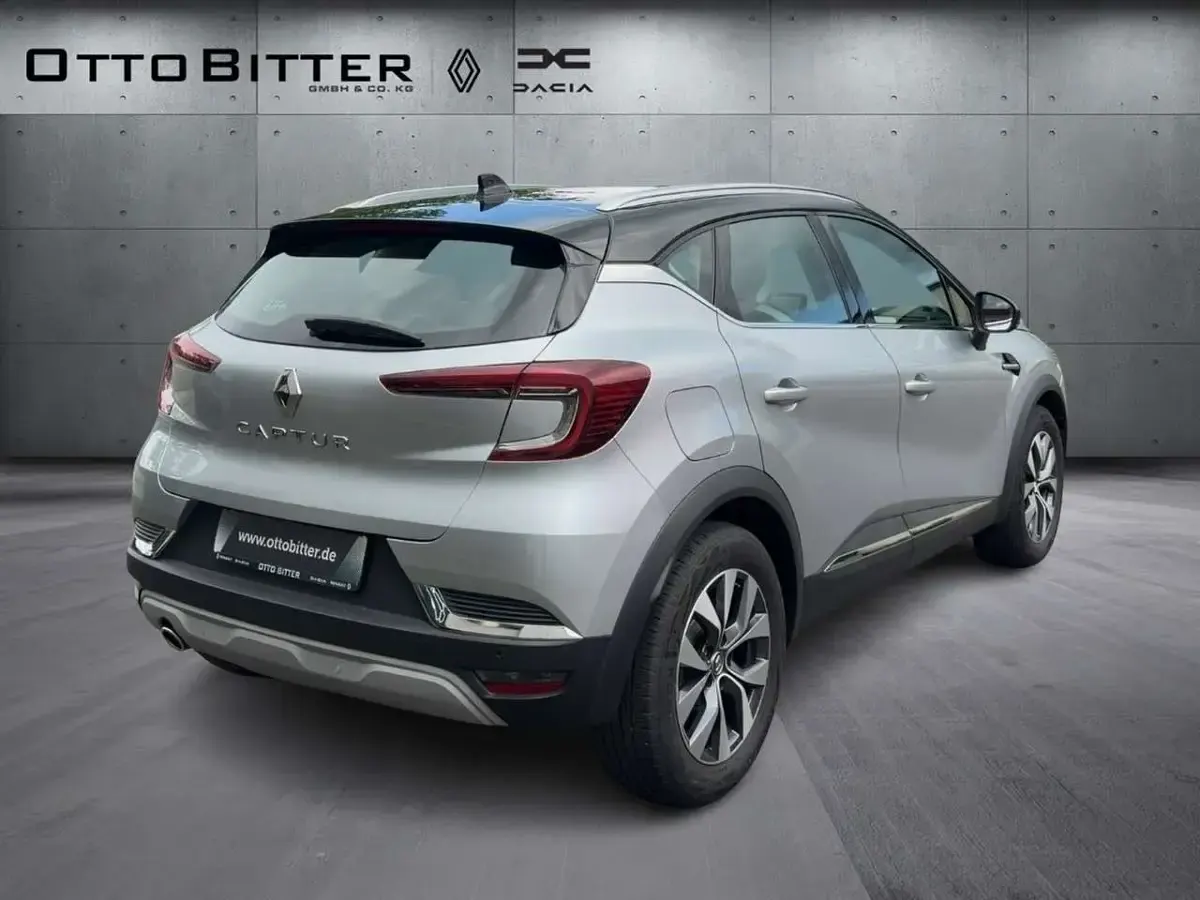 Gebraucht Renault Captur Intens 154 PS (113 kW) 2020 Highlandgrau / dach blackpea SUV