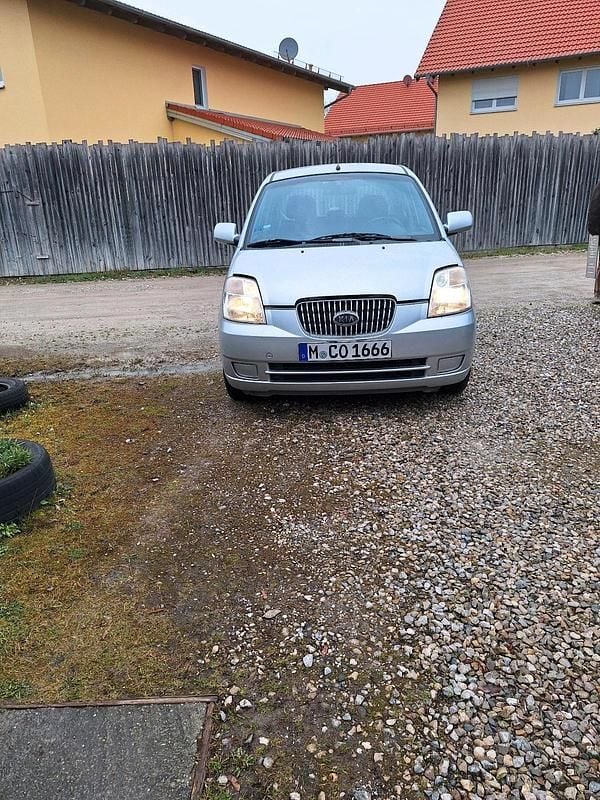 Silber Gebraucht 2005 Kia Picanto 2 Kleinwagen | 650 € (Guter Preis) - Bild 1/4