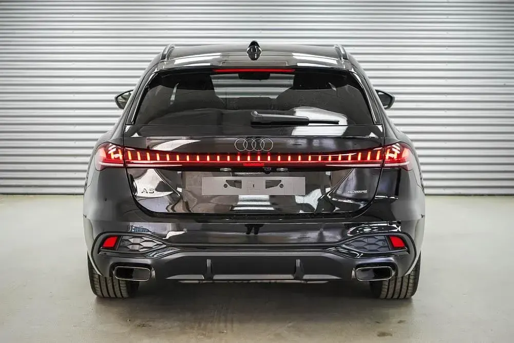 Neu Audi A5 S-Line 204 PS (150 kW) 2026 Mythosschwarz metallic (0e) Kombi