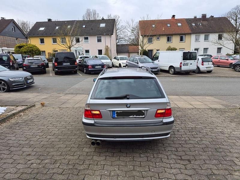Gebraucht BMW 320 170 PS (125 kW) 2000 Grau Kombi