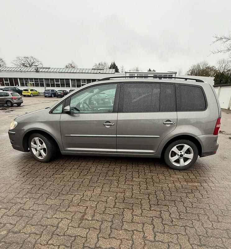 Gebraucht VW Touran 140 PS (102 kW) 2010 Grau Van / Kleinbus