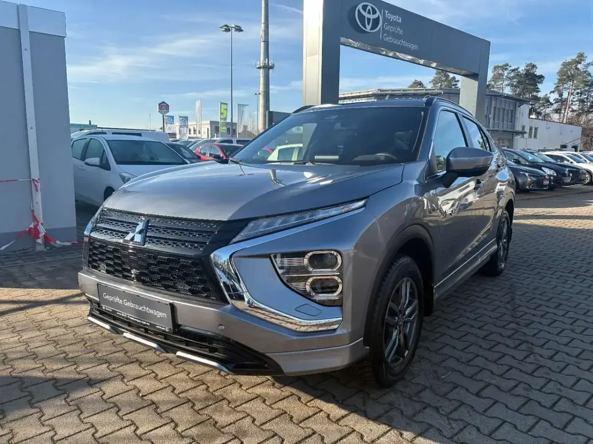 Używany Mitsubishi Eclipse Cross Select 188 KM (138 kW) 2023 Szary SUV